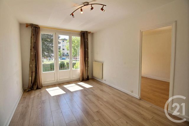 Appartement F3 à louer - 3 pièces - 51.7 m2 - CHAMPIGNY SUR MARNE - 94 - ILE-DE-FRANCE - Century 21 Vabel Immobilier