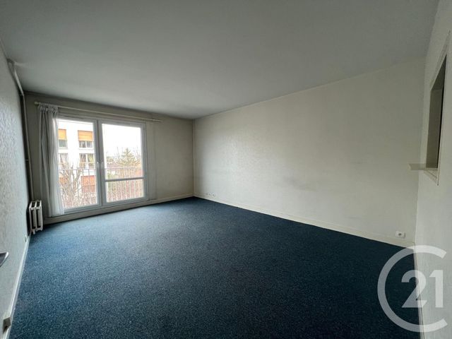 Studio à vendre - 1 pièce - 31.76 m2 - ST MAUR DES FOSSES - 94 - ILE-DE-FRANCE - Century 21 Vabel Immobilier