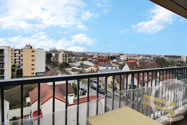 Appartement F1 à louer ST MAUR DES FOSSES