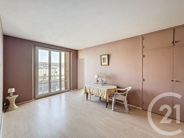 Appartement F2 à vendre LA VARENNE ST HILAIRE