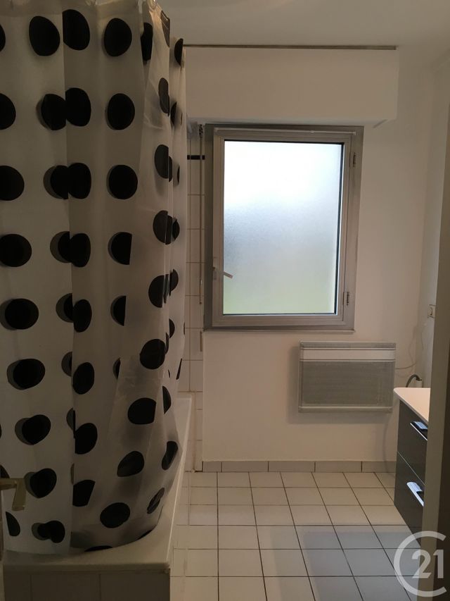 Appartement F1 à louer - 1 pièce - 37.25 m2 - JOINVILLE LE PONT - 94 - ILE-DE-FRANCE - Century 21 Vabel Immobilier