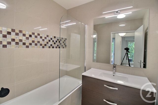 Appartement F4 à vendre - 4 pièces - 92.26 m2 - ST MAURICE - 94 - ILE-DE-FRANCE - Century 21 Vabel Immobilier
