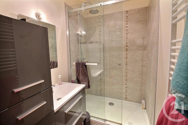 Appartement F3 à louer - 3 pièces - 60.16 m2 - CHARENTON LE PONT - 94 - ILE-DE-FRANCE - Century 21 Vabel Immobilier