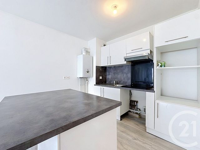 Appartement F3 à vendre - 3 pièces - 54.52 m2 - NEUILLY PLAISANCE - 93 - ILE-DE-FRANCE - Century 21 Vabel Immobilier