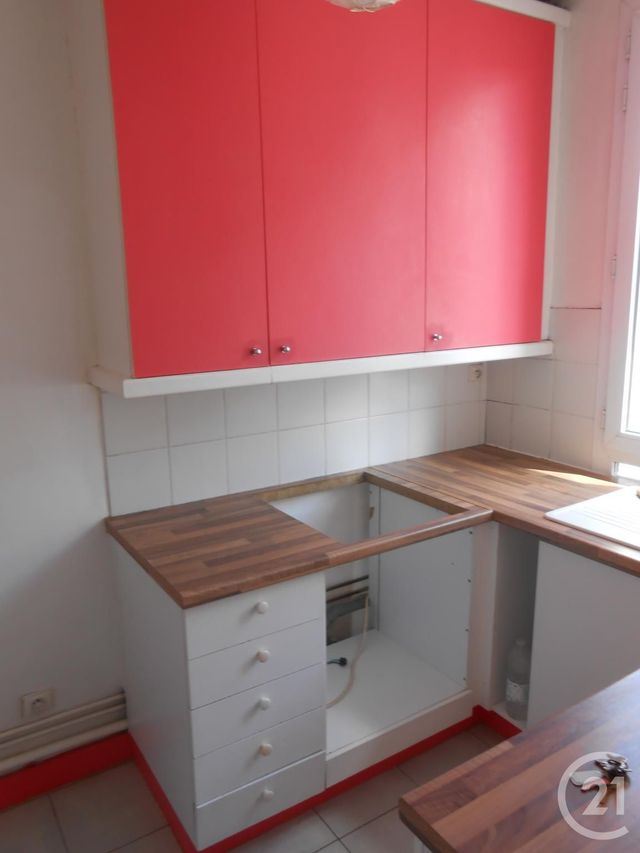 Appartement F2 à louer - 2 pièces - 40.98 m2 - CHARENTON LE PONT - 94 - ILE-DE-FRANCE - Century 21 Vabel Immobilier